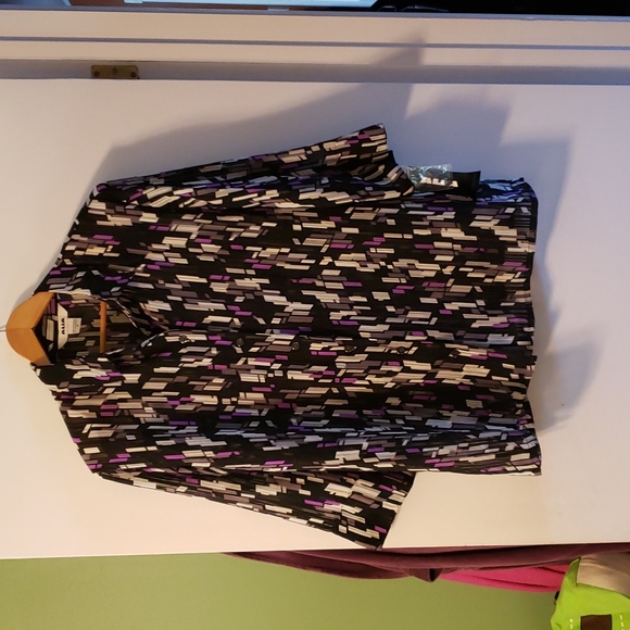 Alia Tops - NWT Alia blouse  size18